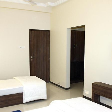 Oyo 4316 Hotel Sai Empire Shirdi Exteriör bild