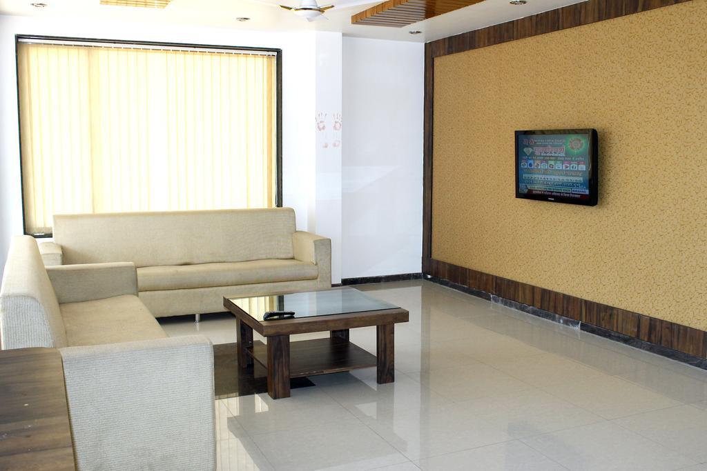 Oyo 4316 Hotel Sai Empire Shirdi Exteriör bild
