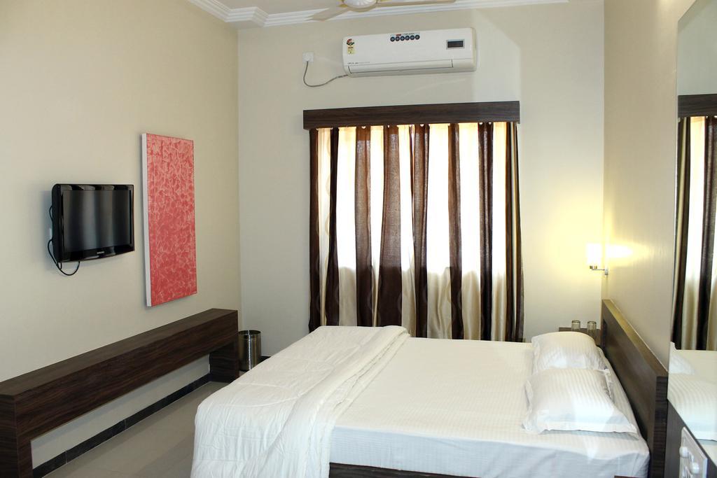 Oyo 4316 Hotel Sai Empire Shirdi Rum bild