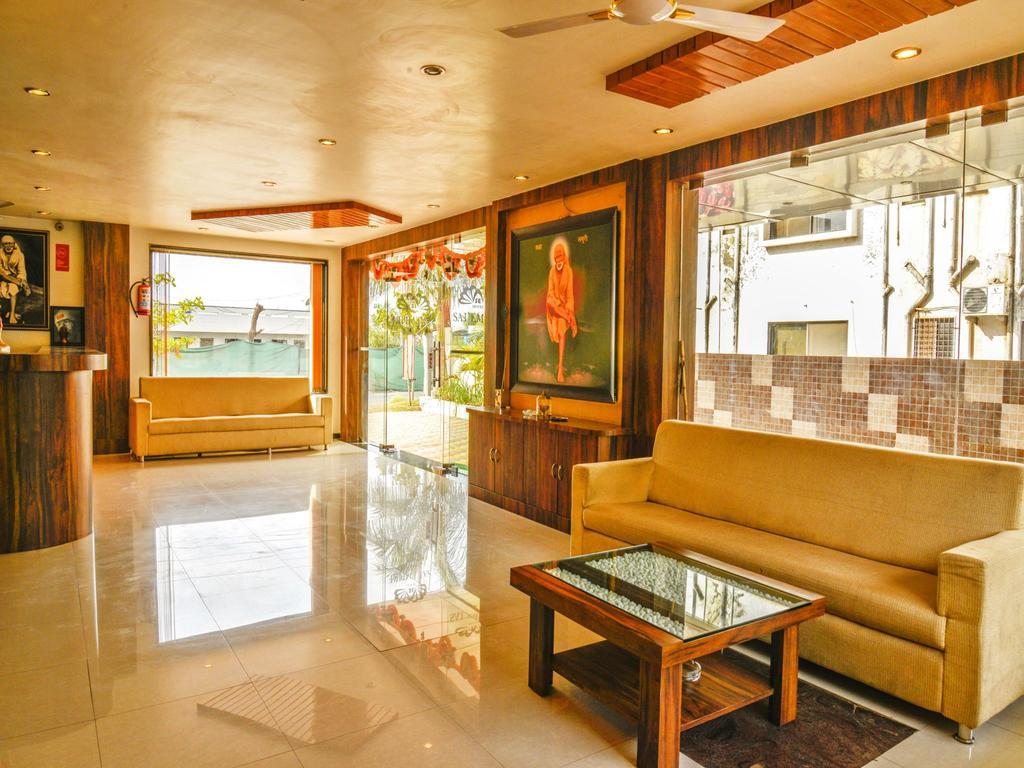 Oyo 4316 Hotel Sai Empire Shirdi Exteriör bild